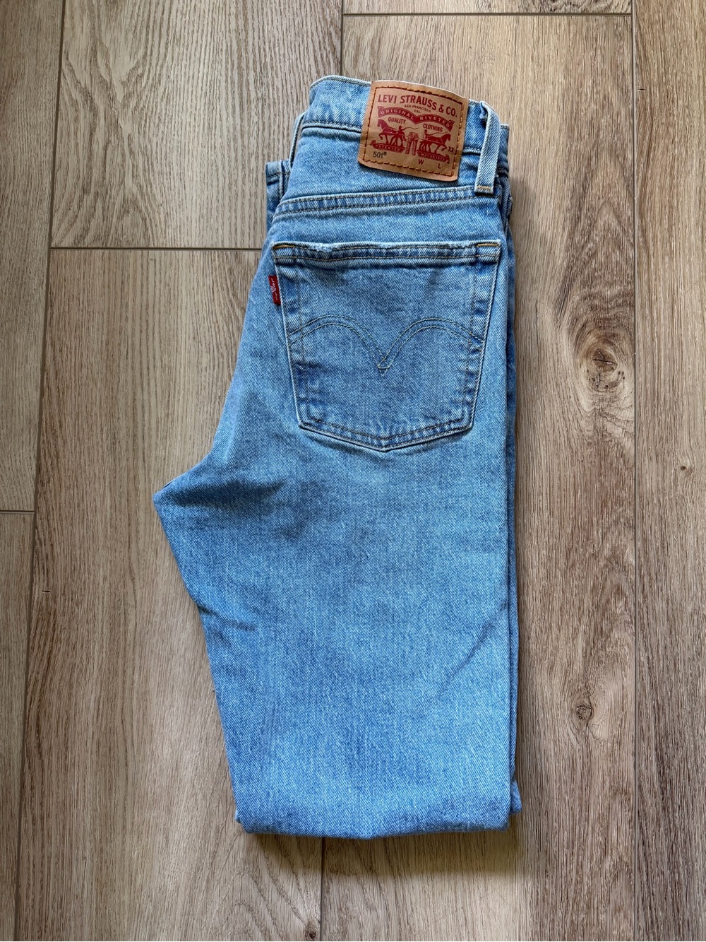 Levi's Men's Medium Blue Straight Leg Jeans